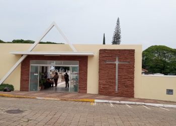 Muro externo, calçadas internas e portões ganharam nova pintura, informa administração do espaço