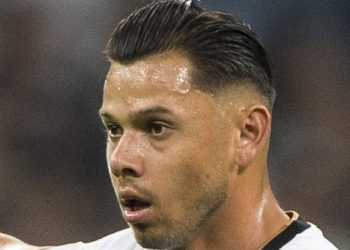 Que domingo! Corinthians vence em Porto Alegre e empata em Bragança Paulista