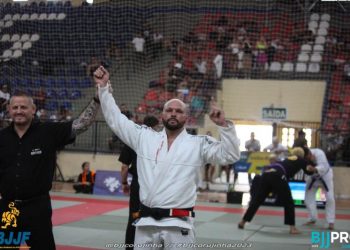 ESPORTE – Avareense conquista título em campeonato internacional de jiu-jitsu