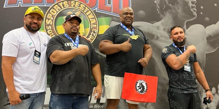 ESPORTE –  Avareenses são destaque em campeonato de luta de braço