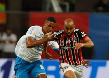 São Paulo vence o Bahia com gol nos acréscimos