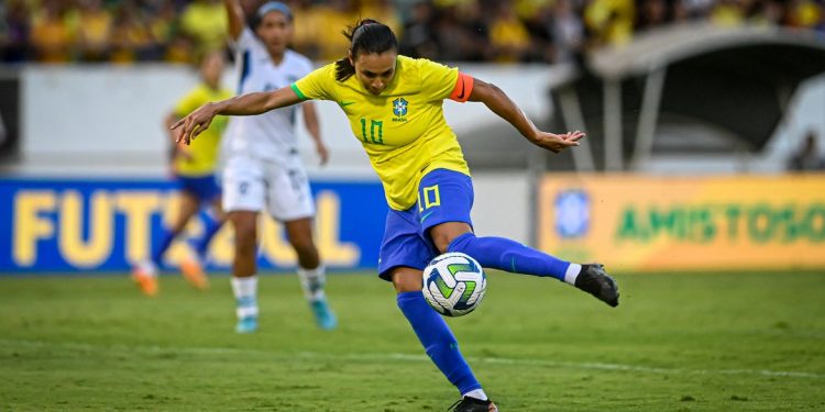 Com direito a gol de Marta, Brasil encerra 2023 vencendo a Nicarágua