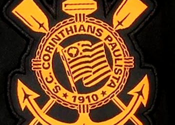 Corinthians perde do Inter, tem Sul-Americana sob risco e ainda corre risco (pequeno) de cair