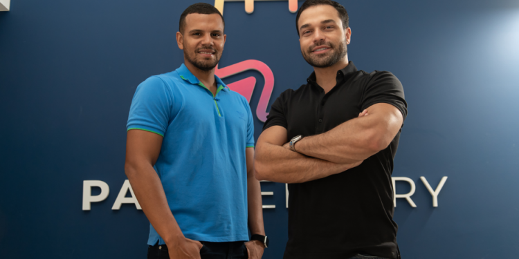 Com a proposta de entregar de tudo e não cobrar taxas, app ganha espaço no bilionário mercado de delivery