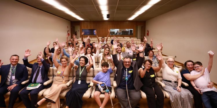 Fórum de Doenças Raras promovido pela deputada federal Simone Marquetto reúne pacientes do Brasil na Câmara dos Deputados