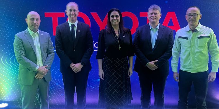 Deputada federal Simone Marquetto participa do anúncio da Toyota que vai investir R$ 11 bilhões em Sorocaba e gerar 2 mil novos empregos
