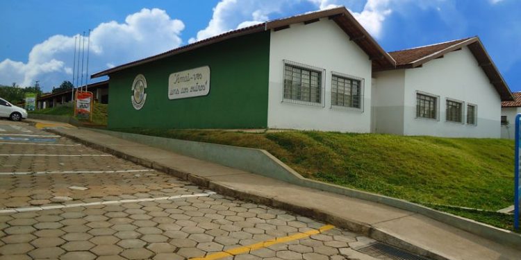 COLÔNIA ESPÍRITA REALIZA BAZAR BENEFICENTE EM AVARÉ