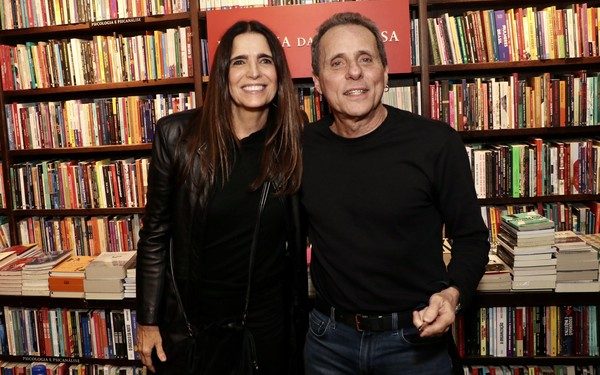 Tony Bellotto recebe famosos no lançamento do 11º livro, no Rio;