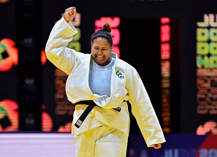 Beatriz Souza derrota francesa e vai para a final do judô em Paris