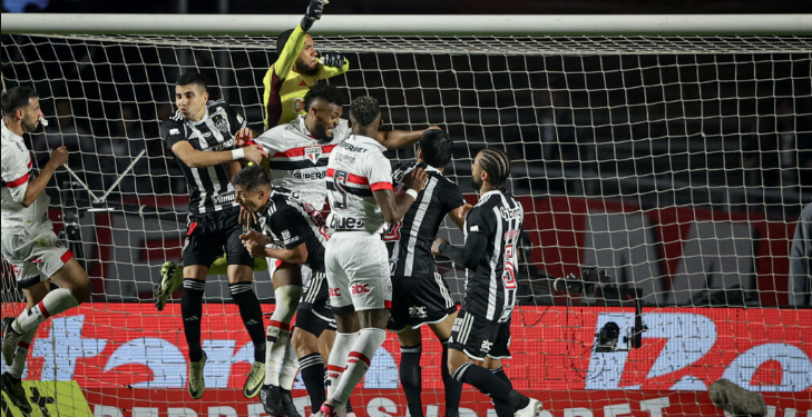 Com gol nos acréscimos, São Paulo perde do Atlético-MG no Morumbis pela Copa do Brasil
