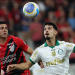 Palmeiras vence o Athletico-PR e fica a três pontos do líder Botafogo no Brasileirão