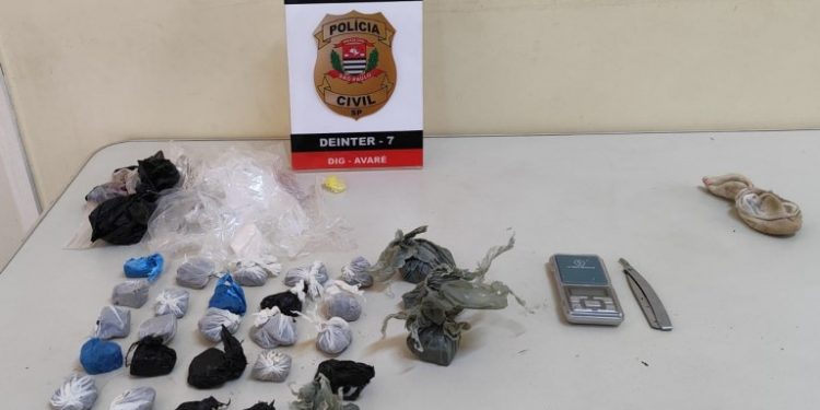 JOVEM DE 20 ANOS É PRESO ACUSADO DE TRÁFICO DE DROGAS NA VILA OPERÁRIA EM AVARÉ