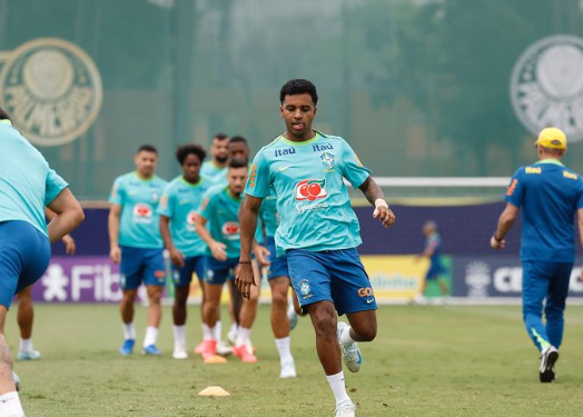 Seleção Brasileira enfrenta o Chile pelas Eliminatórias