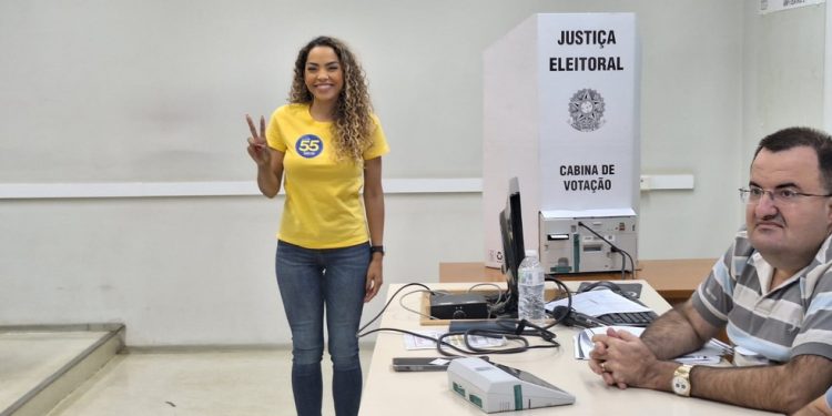 Suéllen Rosim é reeleita prefeita de Bauru no primeiro turno das eleições