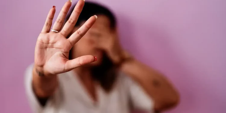 Duas em cada 10 brasileiras já sofreram ameaça de morte de parceiros