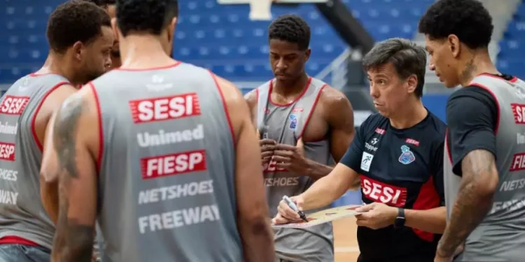 BASQUETE –  ‘Precisamos corrigir’, diz Helinho após derrota na prorrogação