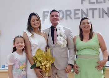 PREFEITO ZÉ RAMIRO TOMA POSSE PARA SEU SEGUNDO MANDATO EM ITAÍ