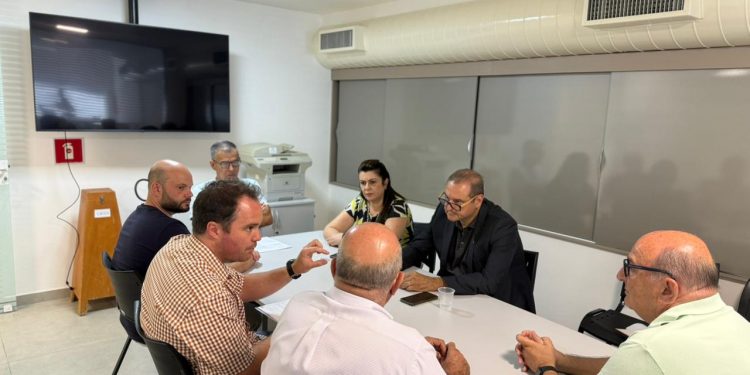 GESTÃO – Roberto Araujo inicia trabalhos para regularização do Certificado de Regularidade Previdenciária