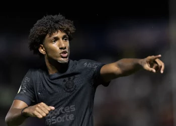 Corinthians vence o RB Bragantino de virada na estreia do Paulistão