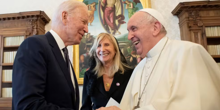Biden concede, com distinção, maior honraria civil dos EUA ao Papa Francisco