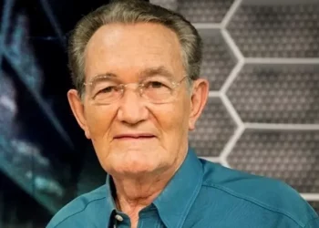 Léo Batista é internado em hospital no Rio de Janeiro