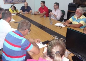 REPRESENTANTES DA PREFEITURA DE AVARÉ SE REÚNEM COM VEREADORES PARA TRATAR DA REAL SITUAÇÃO DO MUNICÍPIO