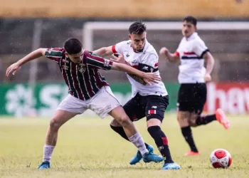São Paulo vence nos pênaltis, elimina o Fluminense e vai às quartas da Copinha