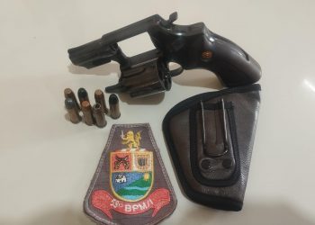 POLÍCIA MILITAR SUPREENDE HOMEM COM ARMA DE FOGO E MUNIÇÕES EM SARUTAIÁ