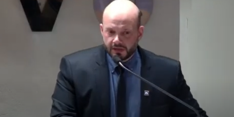 LEI OBRIGA CONDOMÍNIOS A COMUNICAR OCORRÊNCIA OU INDÍCIOS DE VIOLÊNCIA DOMÉSTICA EM AVARÉ