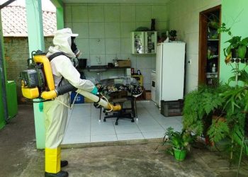 Escolas e Garagem Municipal recebem nebulização como reforço contra o avanço da dengue