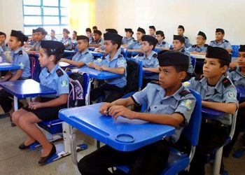 ESCOLAS DE AVARÉ E ITAÍ DEMONSTRAM INTERESSE NO MODELO CÍVICO-MILITAR EM CONSULTA PÚBLICA
