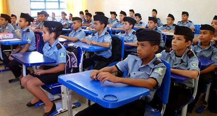 ESCOLAS DE AVARÉ E ITAÍ DEMONSTRAM INTERESSE NO MODELO CÍVICO-MILITAR EM CONSULTA PÚBLICA