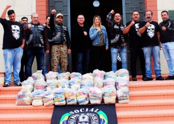 MOTO CLUBE INSANOS ENTREGA CESTAS BÁSICAS A FAMÍLIAS DE AVARÉ