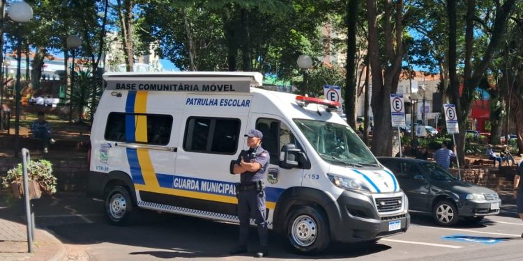GCM prende homem por roubo a idoso no Centro de Botucatu