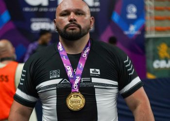 Sensei Ricardo Araujo conquista título internacional