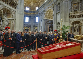 Lula participa de velório do papa Francisco e destaca ‘sabedoria, coragem e compaixão’ de pontífice