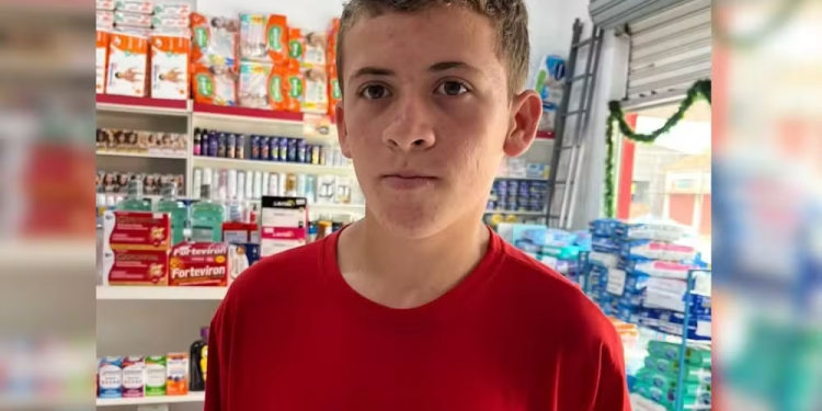 Adolescente de 15 anos morre após se afogar em piscina de clube esportivo em Cerqueira César