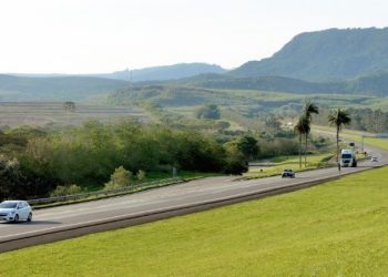 CCR SPVias estima 37 mil veículos na SP-255 durante o feriado prolongado