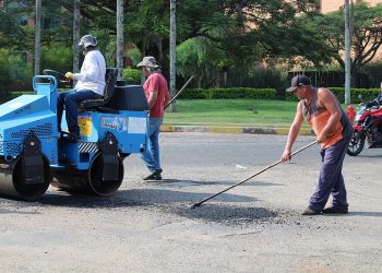 inicia operação tapa-buracos e leva melhorias a todos os bairros de Avaré Trabalho é coordenado pela Secretaria Municipal de Serviços e pela Secretaria de Transportes e Mobilidade Urbana