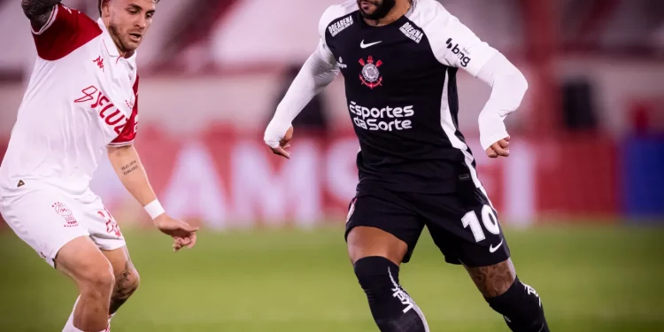 Corinthians perde para o Huracán e é eliminado na fase de grupos da Sul-Americana