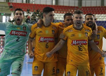Brasileiros largam na frente no Grupo A e mostram força na briga pelo tricampeonato continental