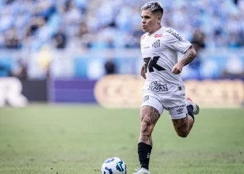 Santos perde do Grêmio pelo Brasileiro e chega ao quarto jogo sem vencer