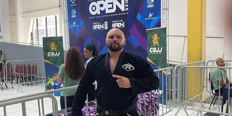 ESPORTE –  Lutador de Avaré conquista prata em campeonato internacional de jiu-jitsu
