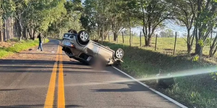 POLICIAL CIVIL MORRE APÓS CAPOTAR O CARRO EM RODOVIA DA REGIÃO