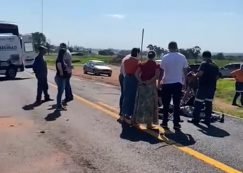 MOTORISTA DE 22 ANOS FICA FERIDO APÓS CAPOTAR CARRO EM RODOVIA DA REGIÃO;