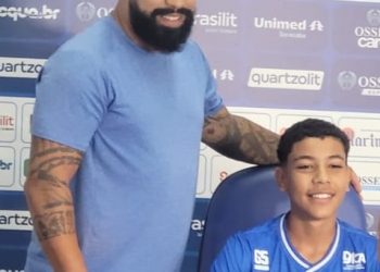 AVAREENSE ANTHONY MIGUEL, DE 12 ANOS, ASSINA COM O SÃO BENTO E DISPUTARÁ O PAULISTA