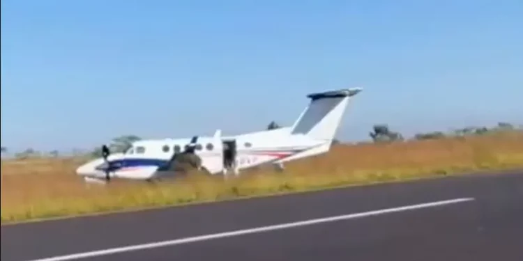 Avião com Rionegro & Solimões faz pouso forçado e sai da pista em aeroporto no interior de SP