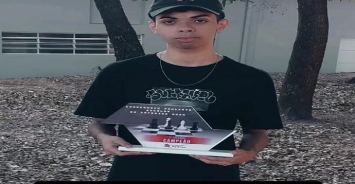 Jovem enxadrista avareense é campeão paulista escolar do interior de xadrez