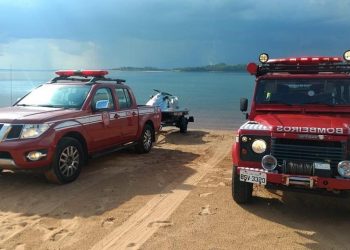 HOMEM SOME APÓS BARCO VIRAR NA REPRESA DE AVARÉ