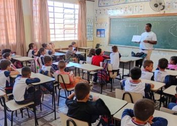 Histórias em quadrinhos é tema de palestra na escola municipal Orlando Cortez